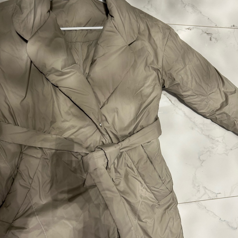 Lululemon Insulated Trench in Raw Linen, size 6 - Picture 3 of 13